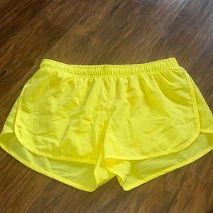 Old Navy Active yellow shorts!!
